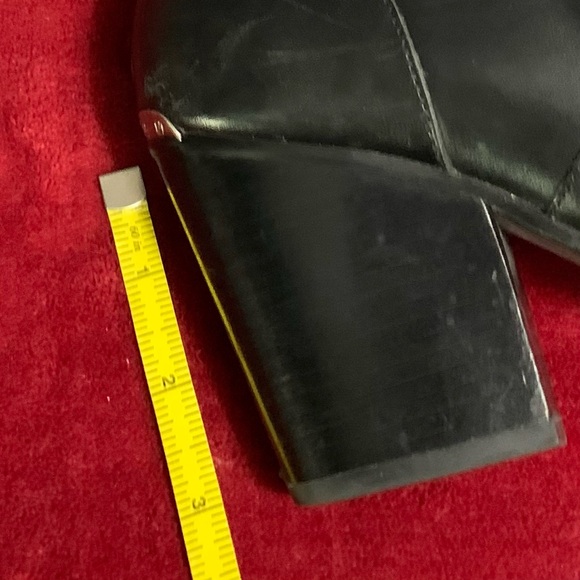 Z03-Michael Kors side straps/buckle ankle hi boots - Picture 6 of 11